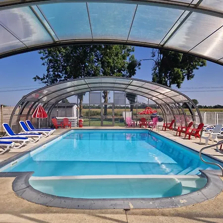 אתר קמפינג Le Clos De 3*