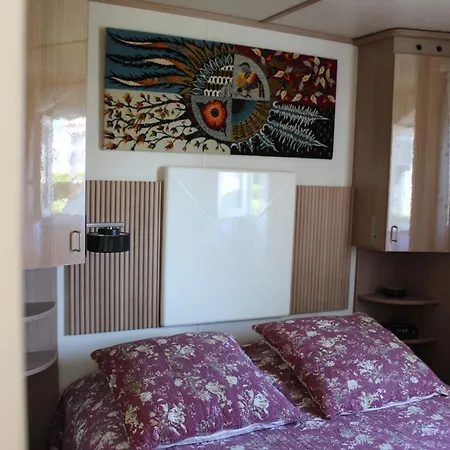 Thp - Camping Le Clos De Кемпинг 3*