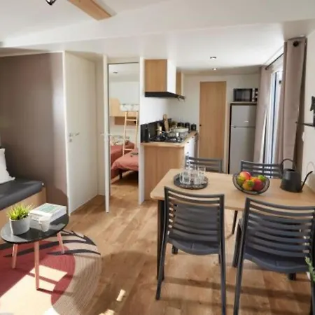 Thp - Camping Le Clos De Кемпинг