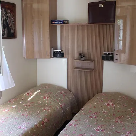 Thp - Camping Le Clos De Balleroy