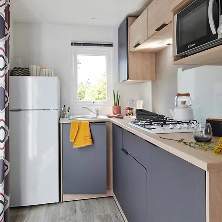 Le Clos De אתר קמפינג 3*